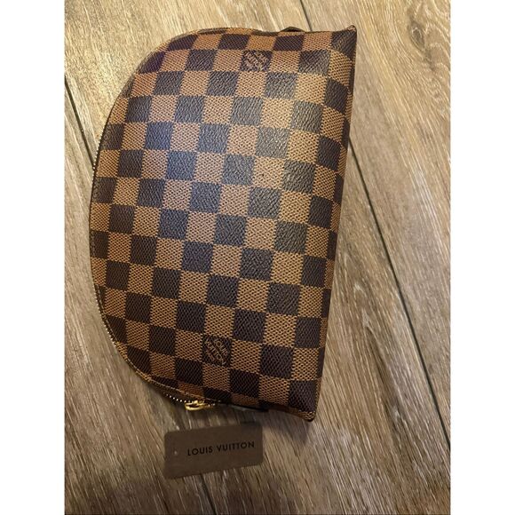 Louis Vuitton Damier Ebene Cosmetic Pouch GM - Picture 9 of 12